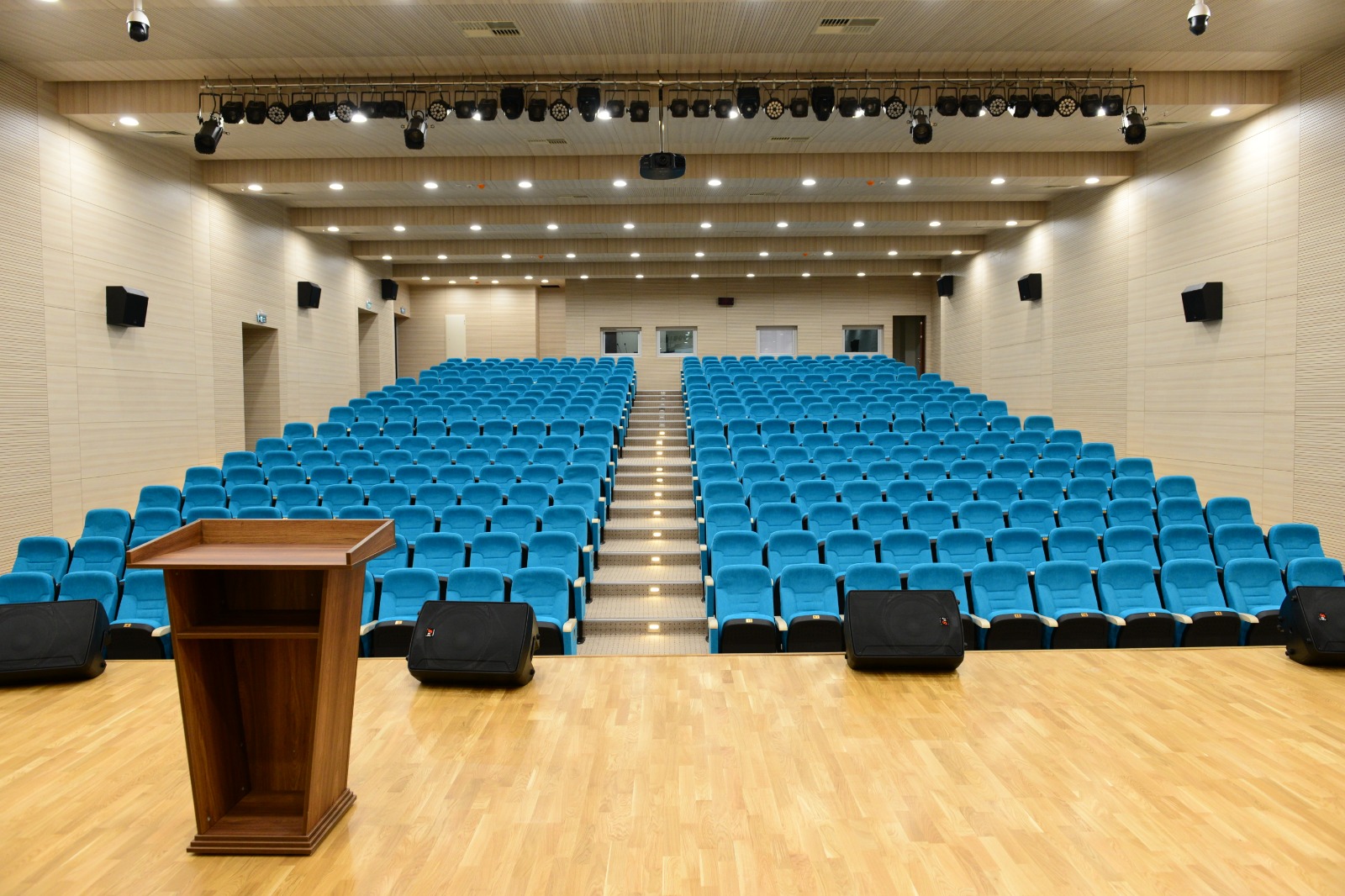 Yunus Emre Kongre Ve Kültür Merkezi